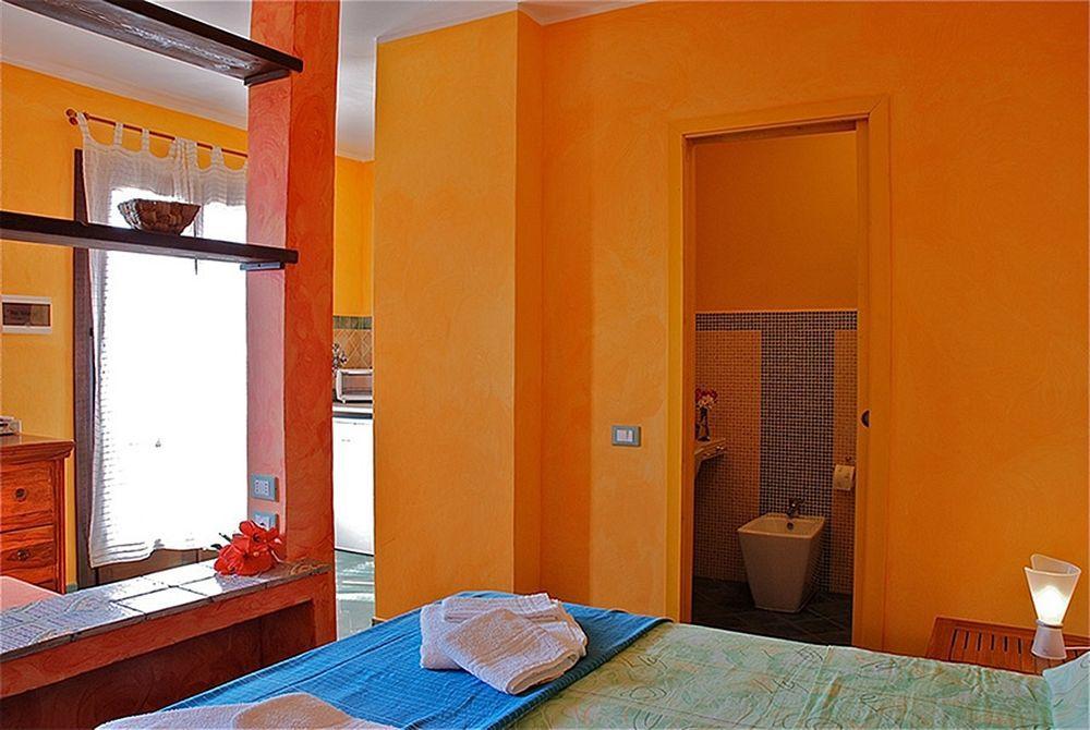 Hotel Clelia Isola di Ustica Exterior foto